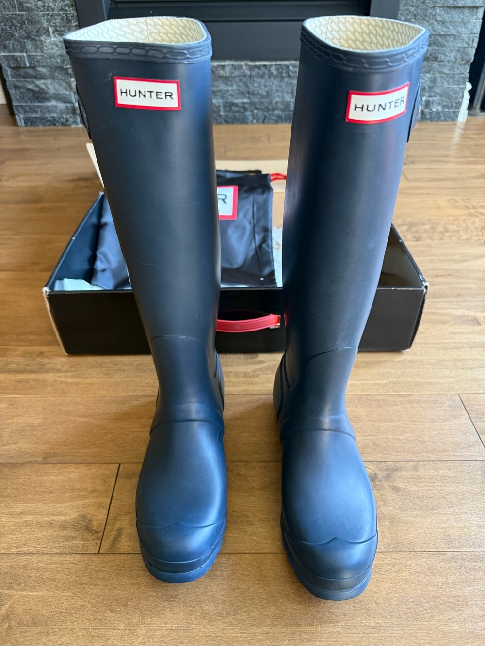 ✨ Hunter Original Tall Waterproof Rain Boots ✨ Size 9F ✨ Navy Blue